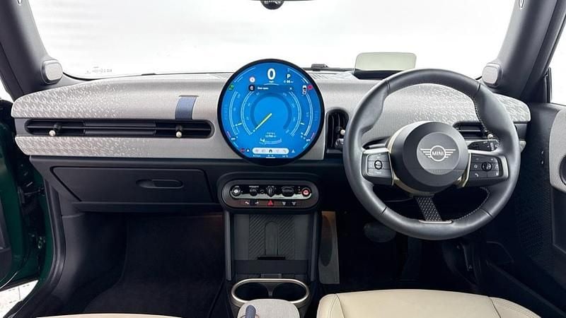 Usado Mini Cooper Hatch 154 HP (113 kW) 2024 Verde Citadino