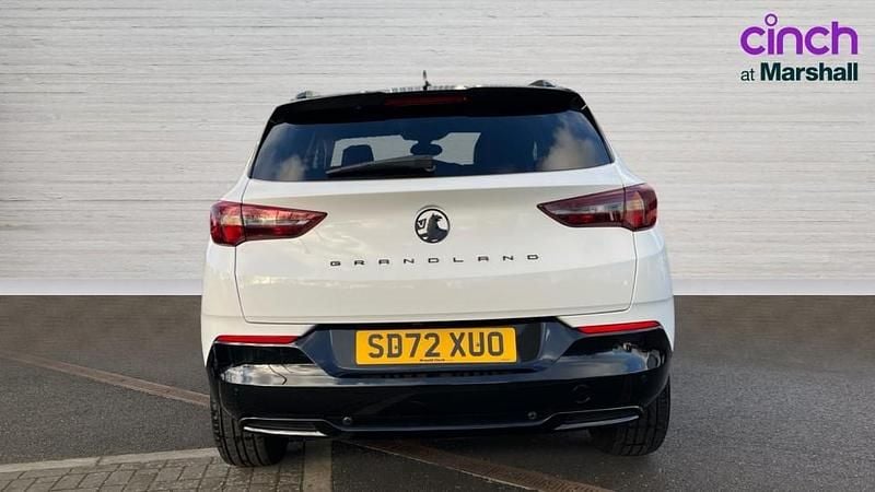 Used Vauxhall Grandland X GS Line 130 HP (95 kW) 2022 White SUV