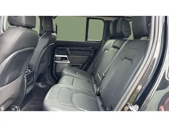 Used Land Rover Defender 249 HP (183 kW) 2024 Black SUV
