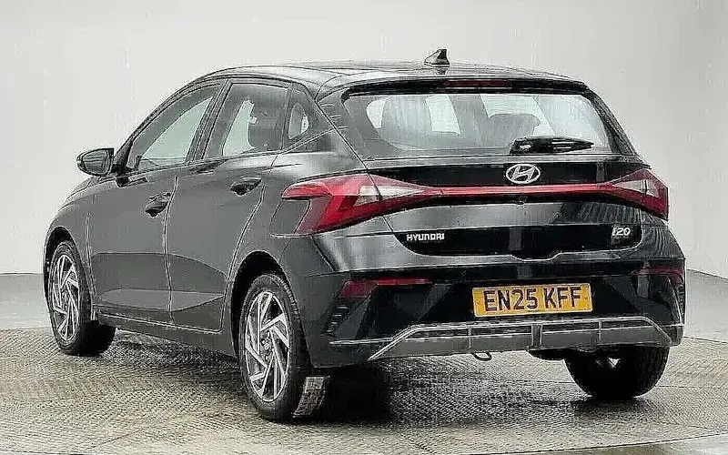Used Hyundai i10 Premium 79 HP (58 kW) 2025 Black Hatchback