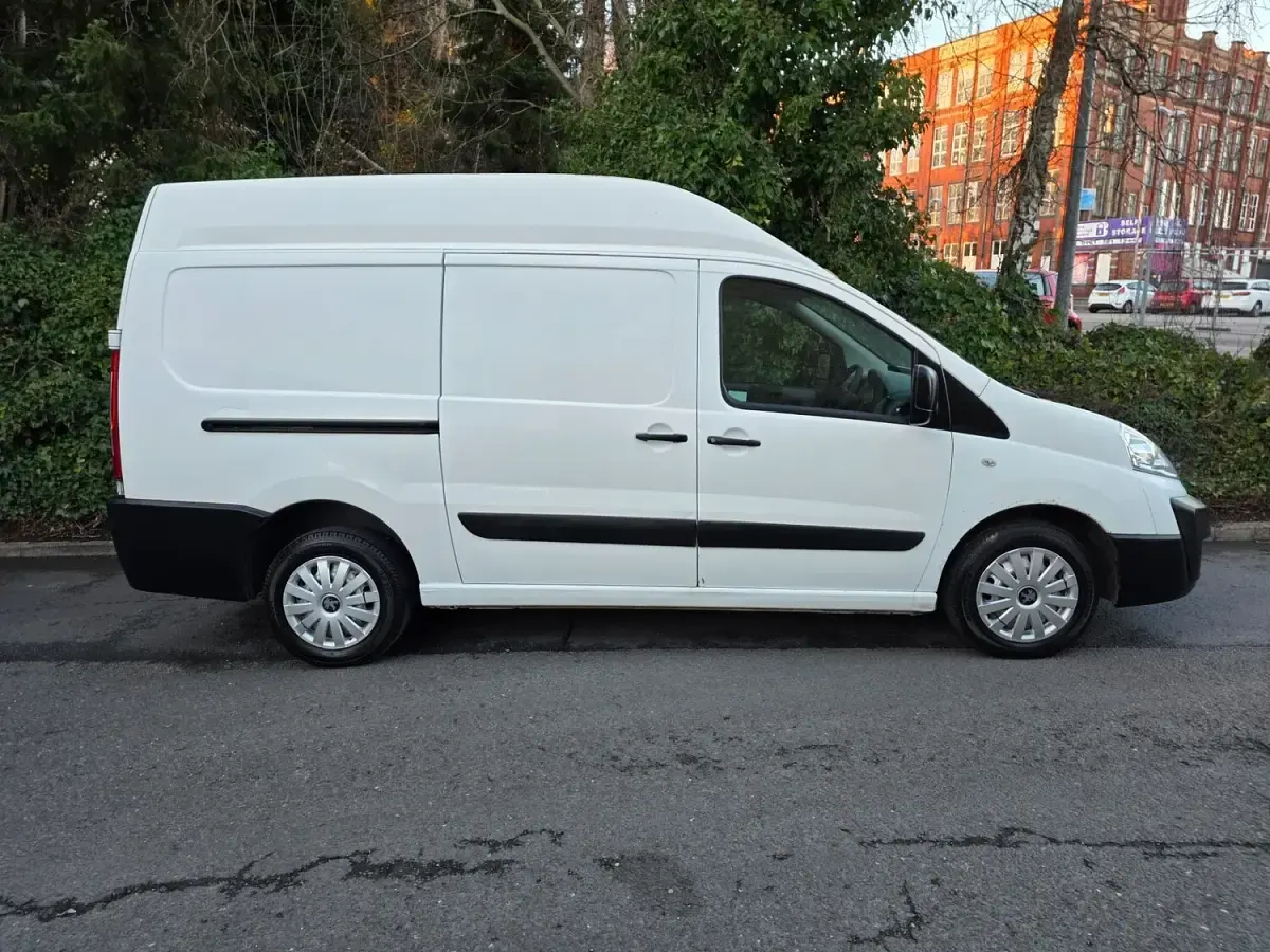 Used Peugeot Expert 2009 White Van