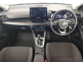 Used Toyota Yaris Hybrid Design 116 HP (85 kW) 2022 Black Hatchback