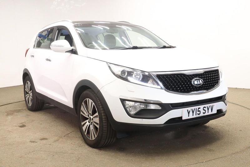 White Used 2015 Kia Sportage 2 SUV | £4,995 (A bit pricey) - Image 1/3