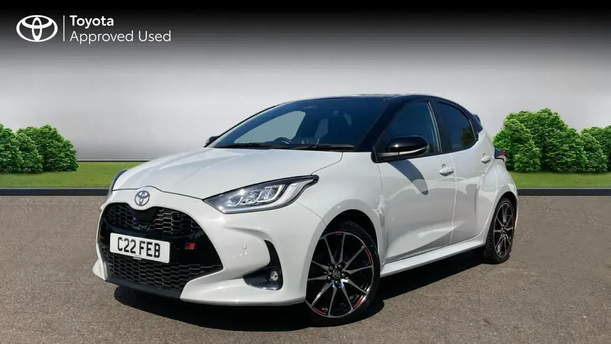 Used Toyota Yaris Sport 130 HP (95 kW) 2024 Ash grey bitone Hatchback
