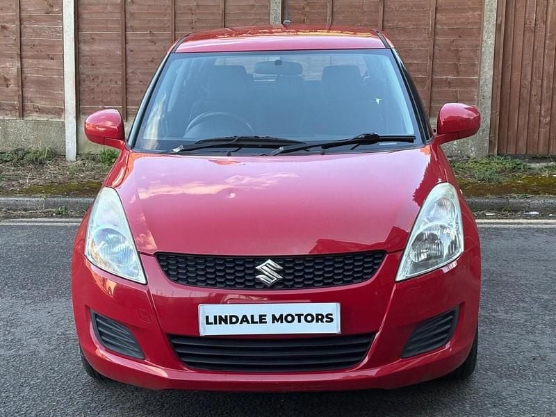Used Suzuki Swift 94 HP (69 kW) 2012 Red Hatchback