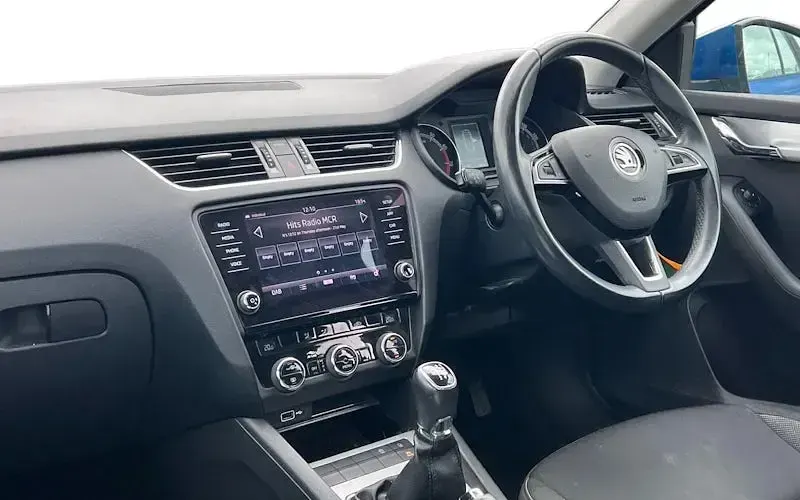 Used Skoda Octavia SE 150 HP (110 kW) 2018 Blue Estate