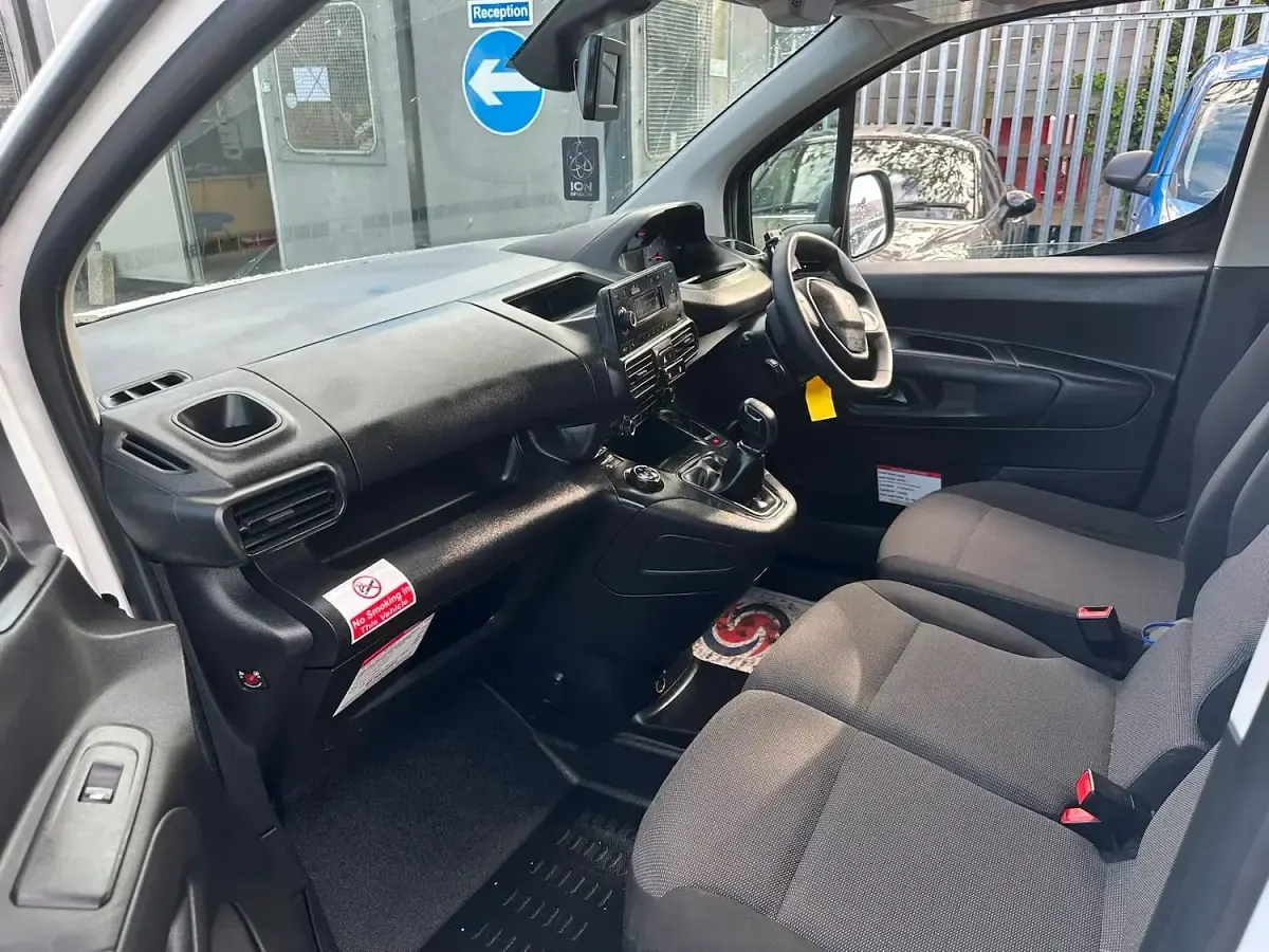 Used Peugeot Partner 2021 Blue MPV