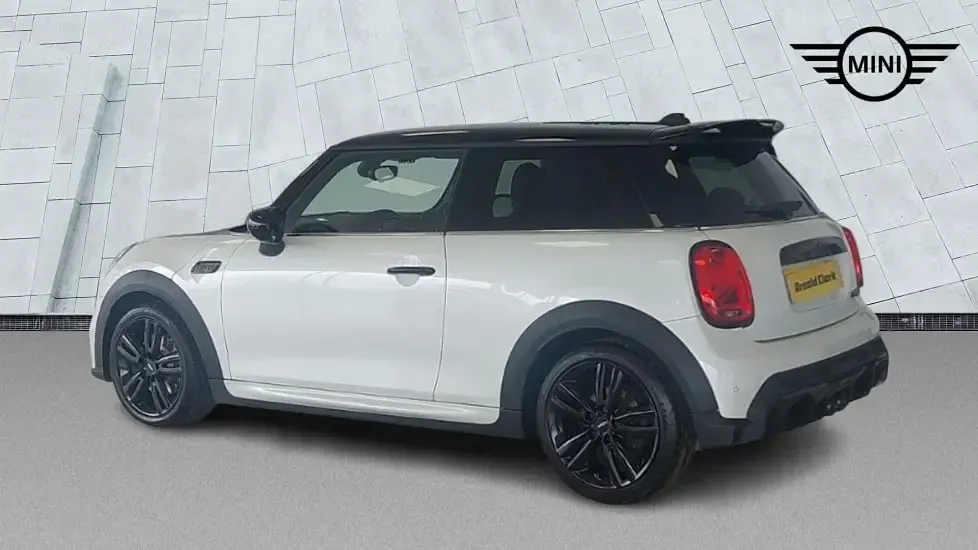 Used Mini Cooper S Premium 178 HP (130 kW) 2023 White Hatchback