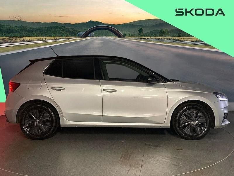 New Skoda Fabia Design Edition 70 HP (51 kW) 2025 Brilliant silver metallic black magic pearl effect Hatchback