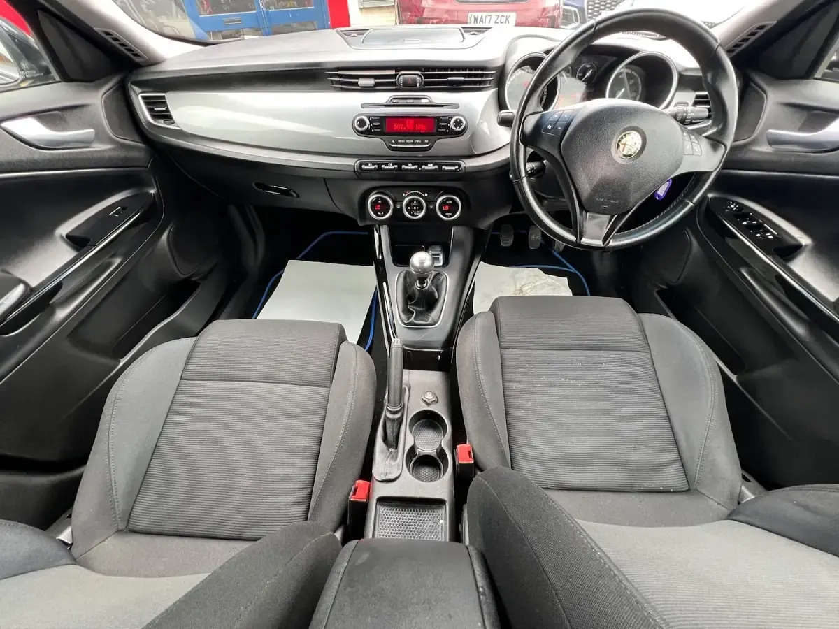Used Alfa Romeo Giulietta Lusso 2013 Black Hatchback