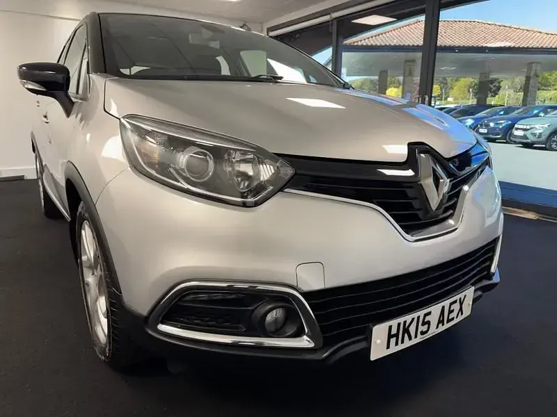 Second-hand Renault Captur Dynamique 90 CP (66 kW) 2015 Negru SUV