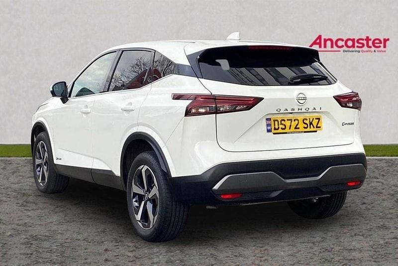 Used Nissan Qashqai N-Connecta 190 HP (139 kW) 2022 White SUV
