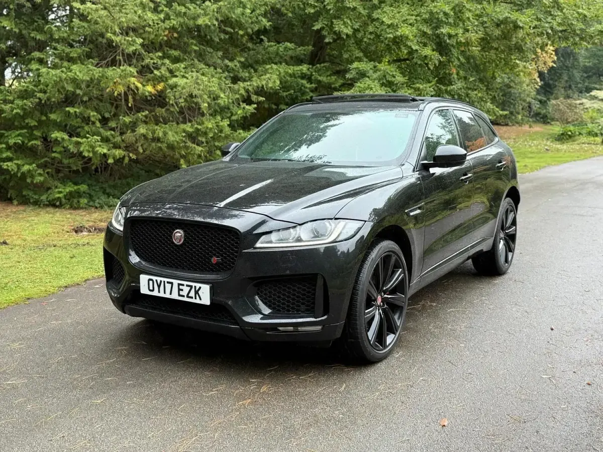 Second-hand Jaguar F-Pace S 300 CP (220 kW) 2017 Negru SUV