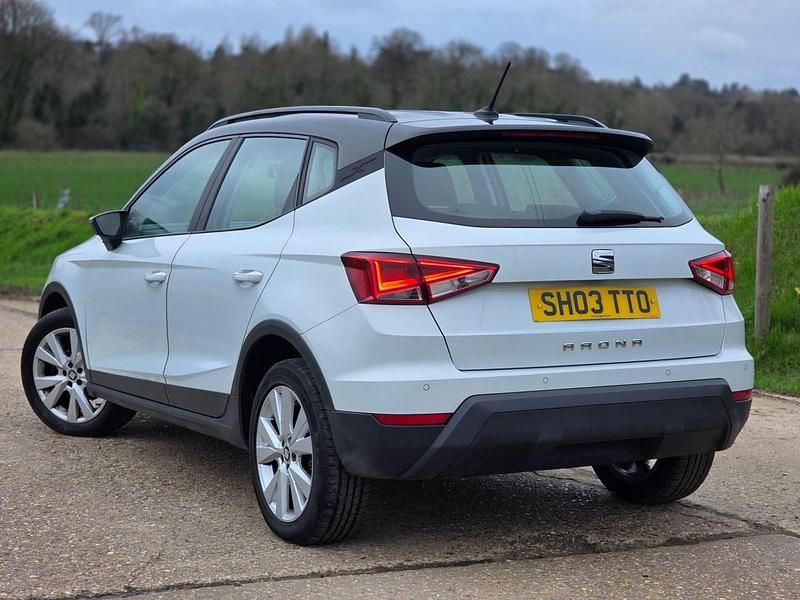 Used Seat Arona SE Technology 115 HP (84 kW) 2019 White SUV