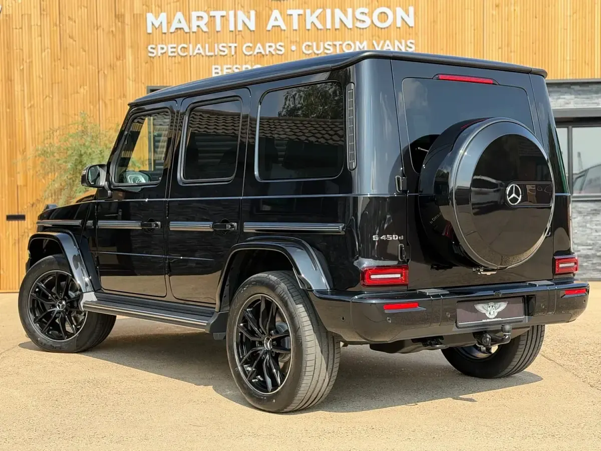 New Mercedes G450 AMG Line Premium Plus 387 HP (284 kW) 2026 Obsidian black metallic SUV