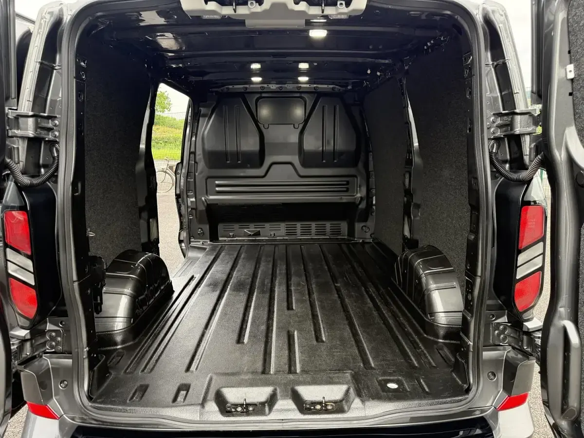 Used Ford Transit Custom Limited 136 HP (100 kW) 2024 Grey Van