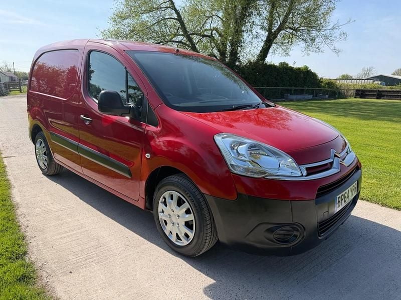Used Citroën Berlingo 75 HP (55 kW) 2015 Red MPV