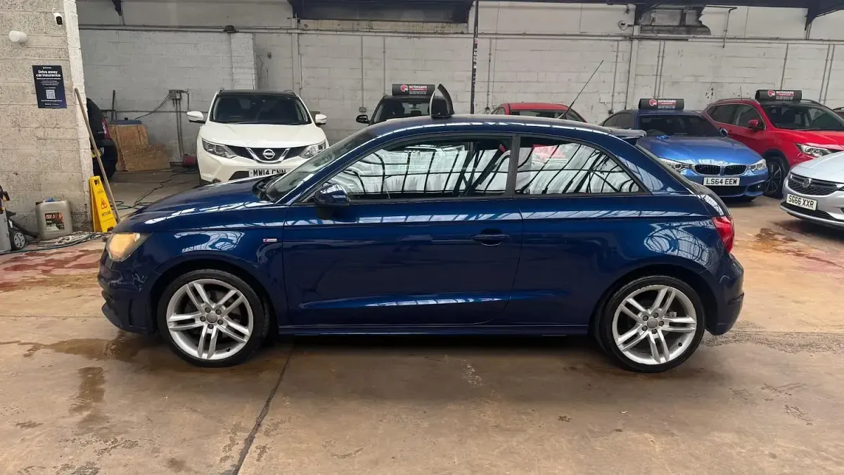 Used Audi A1 S-Line 120 HP (88 kW) 2011 Blue Hatchback