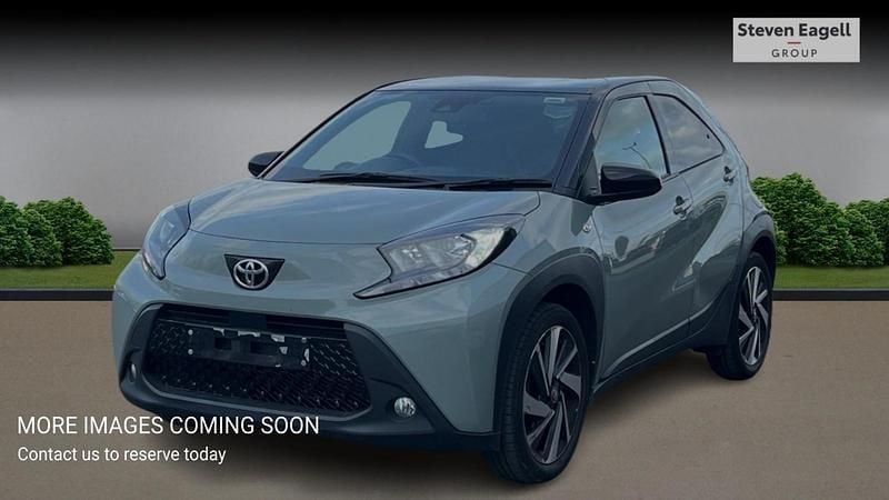 Used Toyota Aygo X 72 HP (52 kW) 2025 Green SUV
