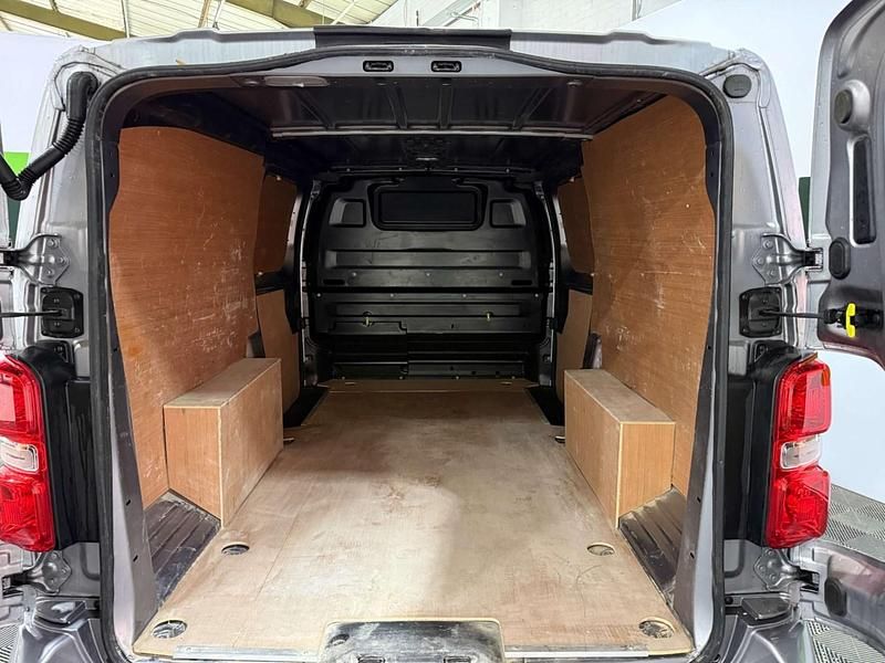 Używany Citroën Dispatch 2023 Szary Minivan