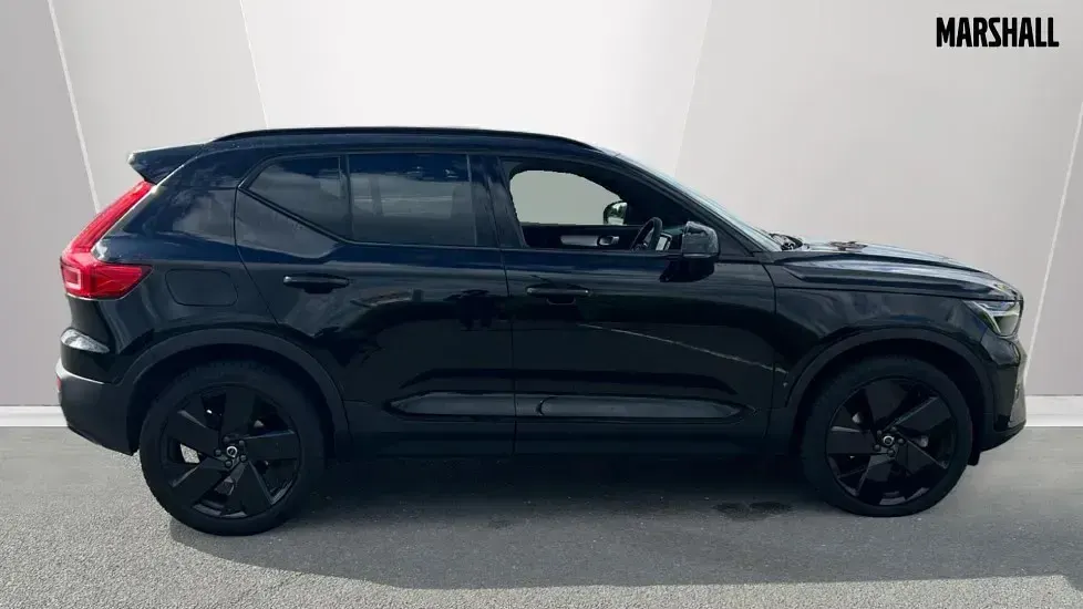 Used Volvo XC40 Plus 197 HP (144 kW) 2025 Black SUV