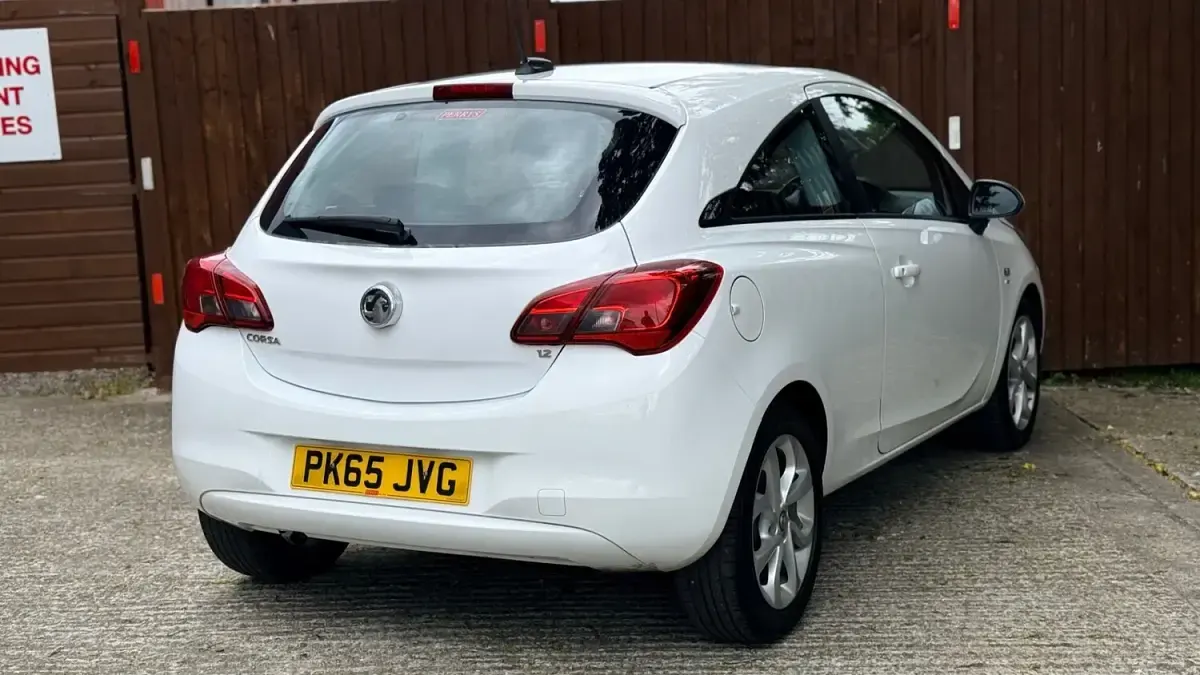 Used Vauxhall Corsa 2015 White Hatchback