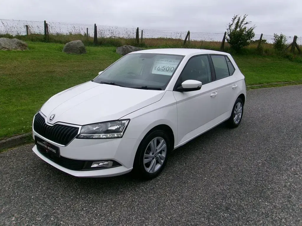 Used Skoda Fabia SE 60 HP (44 kW) 2021 White Hatchback