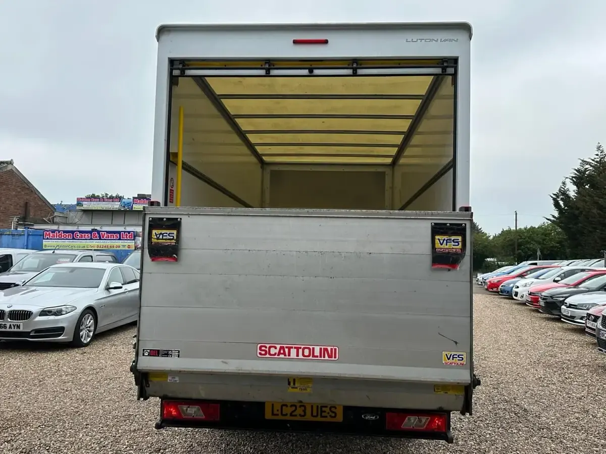 Usado Ford Transit S 130 CV (95 kW) 2023 Blanco Descapotable