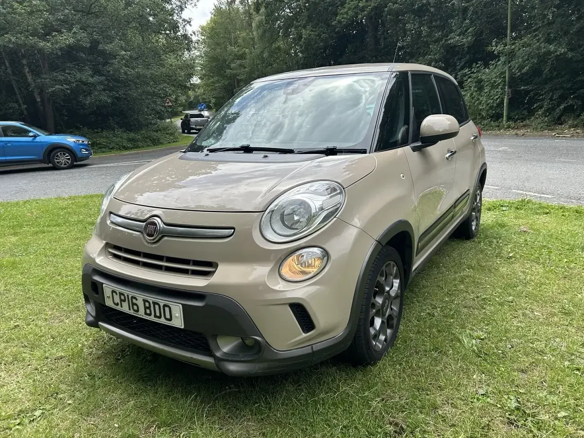 Used Fiat 500L Trekking 95 HP (69 kW) 2016 Brown MPV
