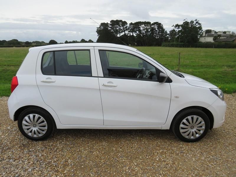 Used Suzuki Celerio 67 HP (49 kW) 2016 White Hatchback