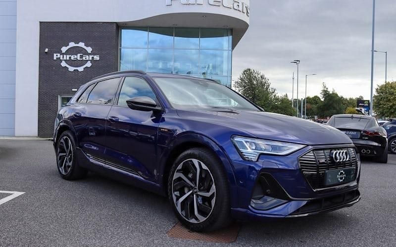 Used 2023 Audi e-tron Black Edition SUV | £27,990 (Fair price) - Image 1/4