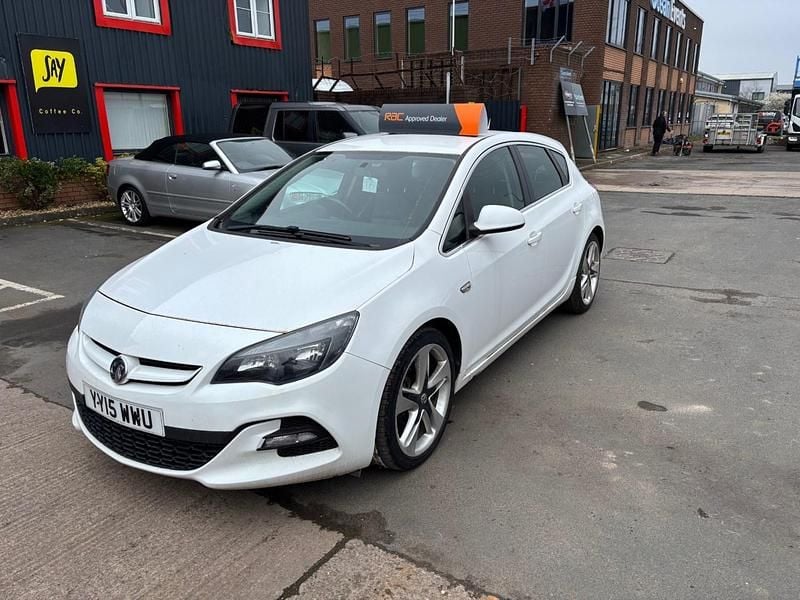 Used Vauxhall Astra Edition 2015 White Hatchback