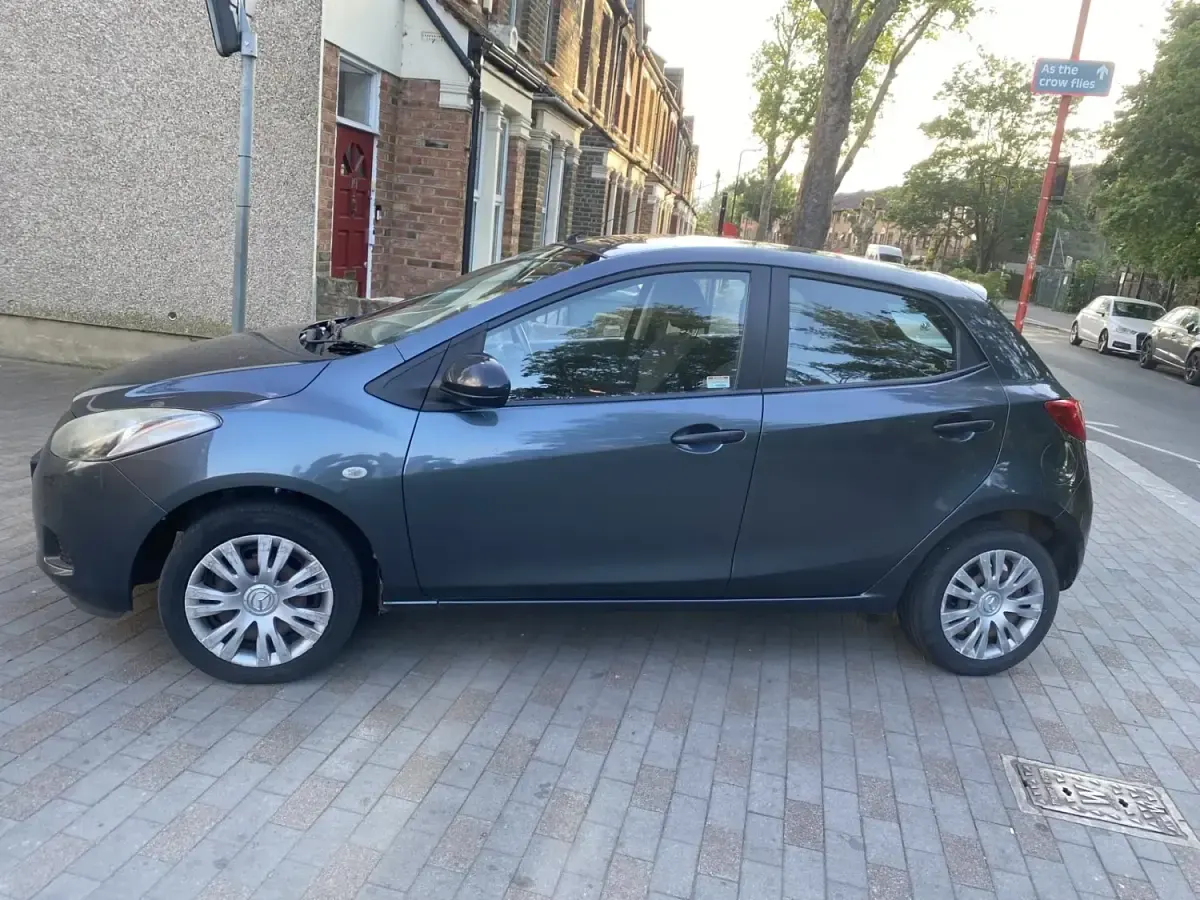 Używany Mazda 2 2009 Szary Hatchback