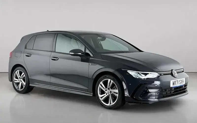 Used VW Golf VIII R-line 131 HP (96 kW) 2024 Hatchback