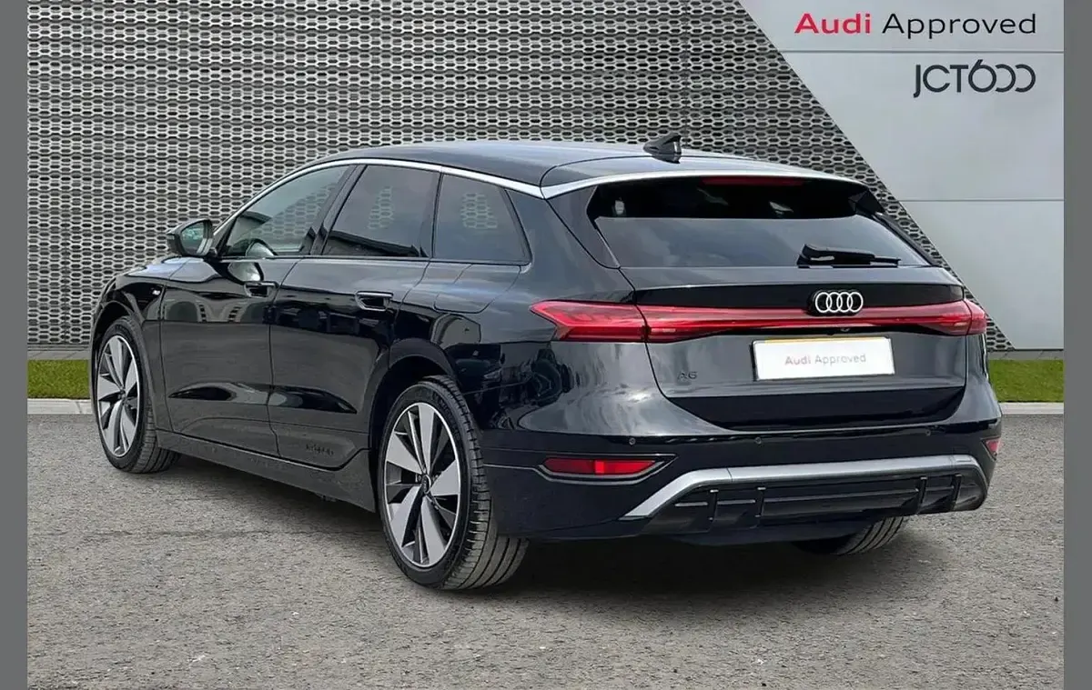 New Audi A6 e-tron S-Line 210 kW (286 HP) 2026 Black Estate