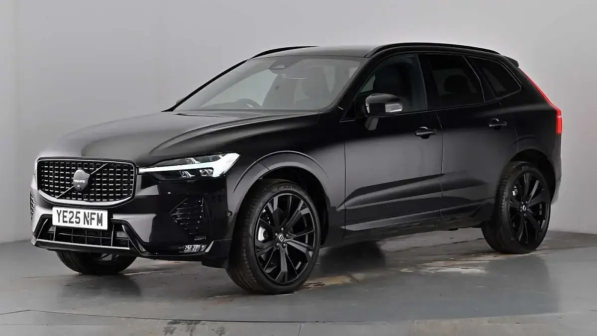 Used Volvo XC60 Plus 250 HP (183 kW) 2025 Onyx black SUV