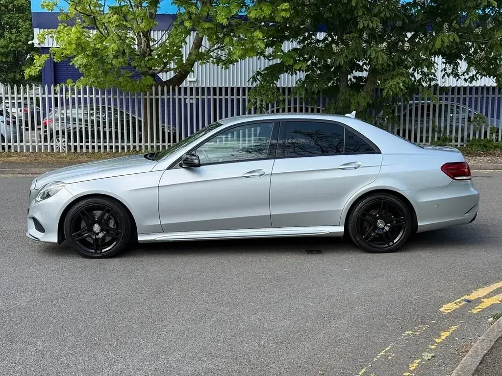 Usado Mercedes E350 AMG 258 HP (189 kW) 2016 Prateado Sedan