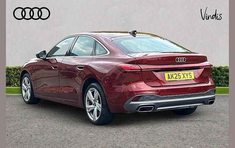 Używany Audi A5 Sport 147 KM (108 kW) 2025 Czerwony Sedan/Limuzyna