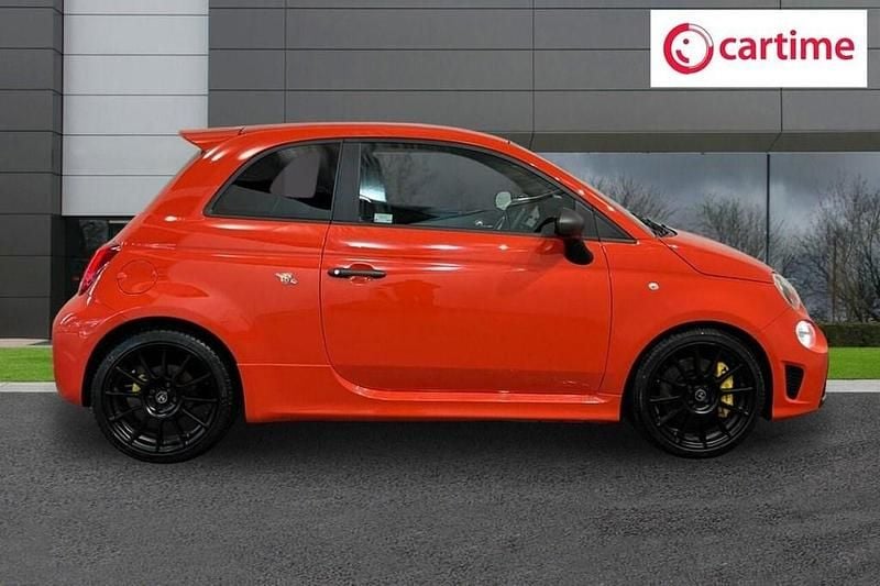 Used Abarth 695 180 HP (132 kW) 2023 Orange Hatchback