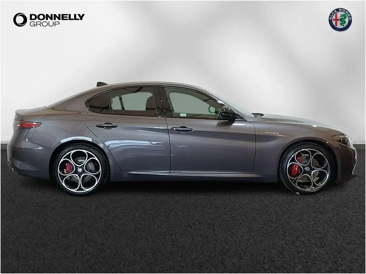 Used Alfa Romeo Giulia Veloce 276 HP (202 kW) 2025 Sedan