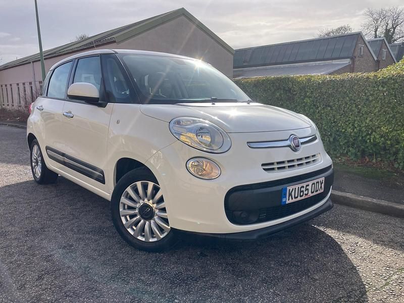 Used Fiat 500L Pop Star 95 HP (69 kW) 2015 White MPV