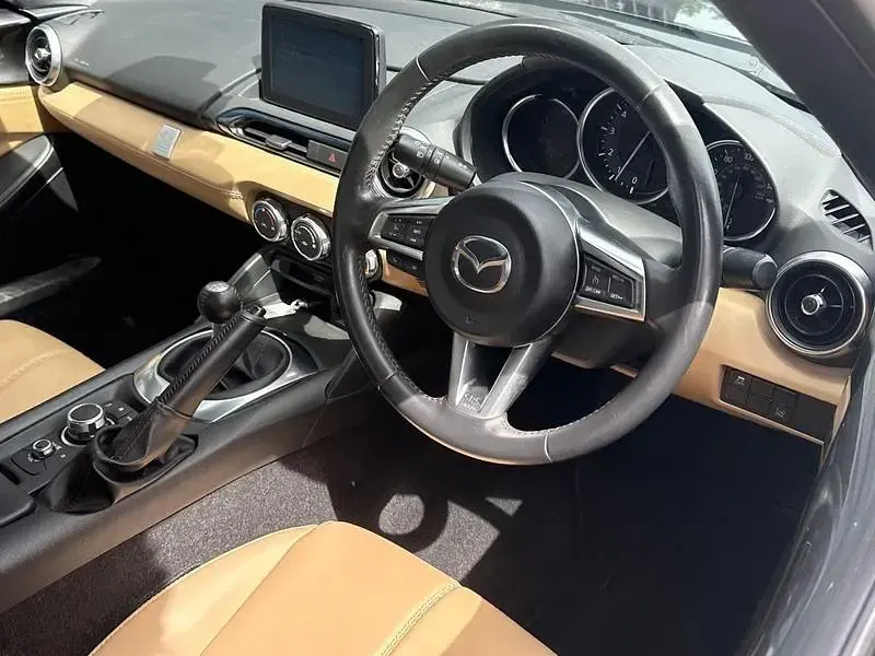 Used Mazda MX5 Inclusive 160 HP (117 kW) 2018 Grey Cabriolet