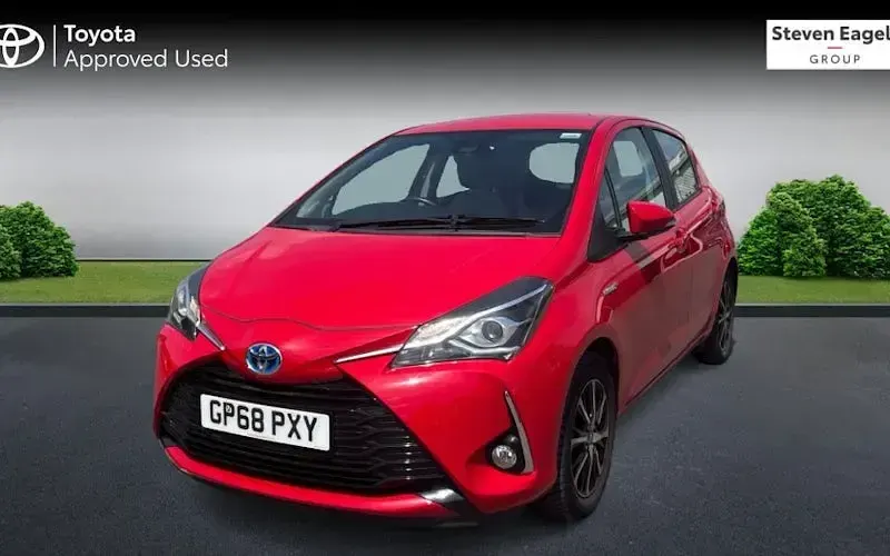 Used Toyota Yaris Hybrid 101 HP (74 kW) 2019 Red Hatchback