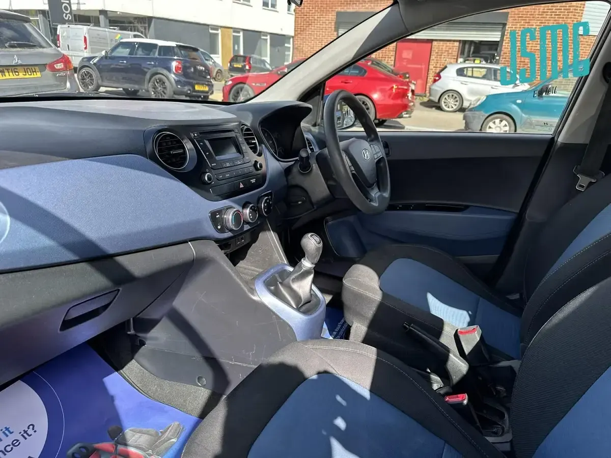 Used Hyundai i10 SE 66 HP (48 kW) 2016 Blue Hatchback