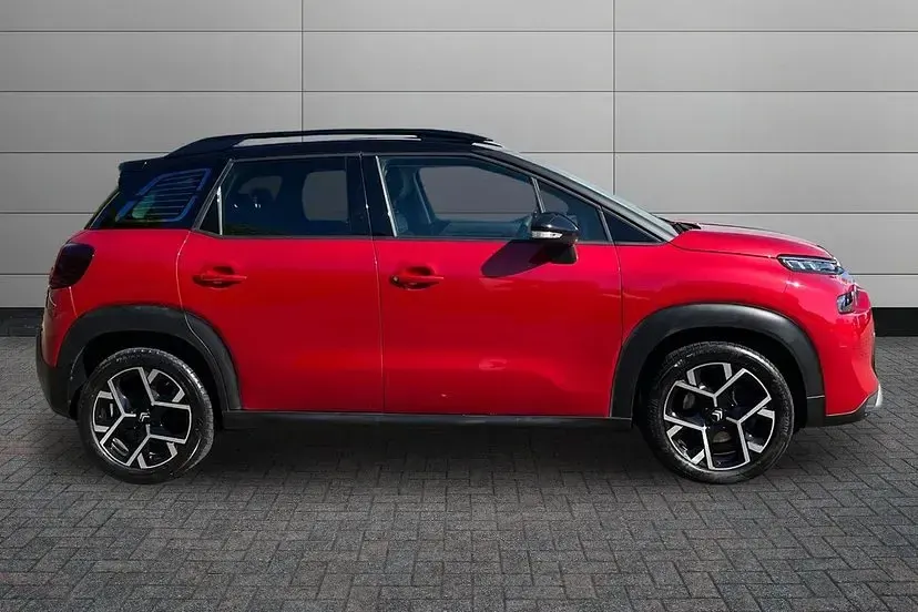 Used Citroën C3 Aircross PureTech 131 HP (96 kW) 2023 Pepper red with perla nera black bitone roof SUV