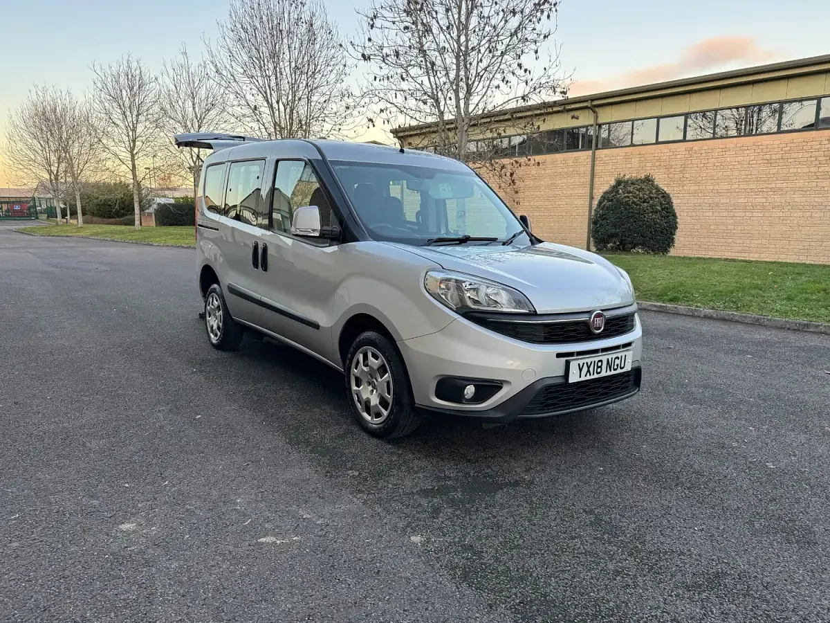 Used Fiat Doblò Easy 2018 Silver MPV