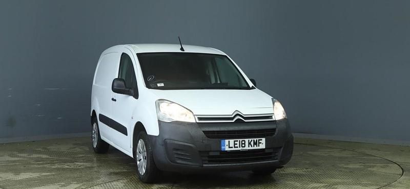 Used Citroën Berlingo 100 HP (73 kW) 2018 White MPV