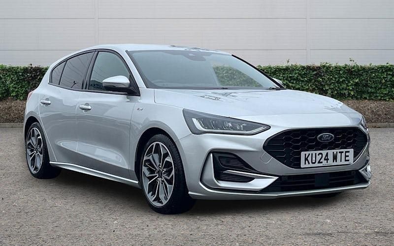 Used Ford Focus ST-Line 125 HP (91 kW) 2024 Silver Hatchback