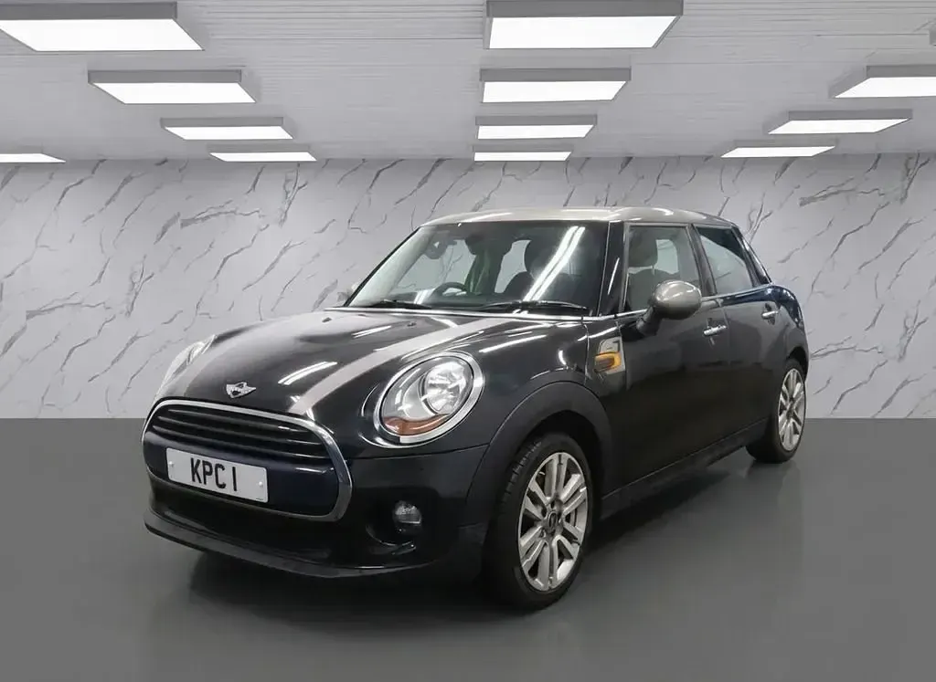 Usado Mini Cooper Hatch 136 HP (100 kW) 2017 Preto Citadino