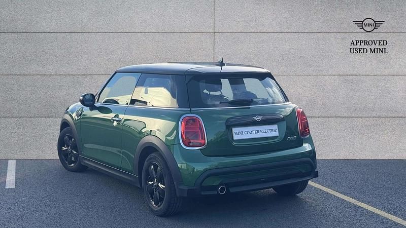 Used Mini Cooper Classic 134 HP (98 kW) 2023 Green Hatchback